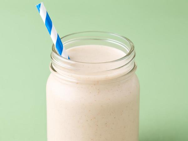 Drei Zutaten, ein Smoothie: Apfel, Joghurt und Zitrone als Verbündete beim Abnehmen